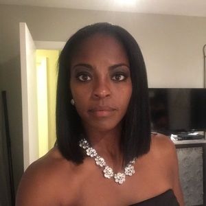 Meet your Posher, Leslie